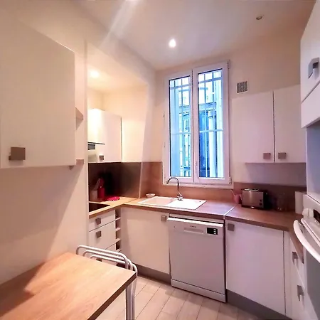 Bd De La Tour Maubourg - 7 *